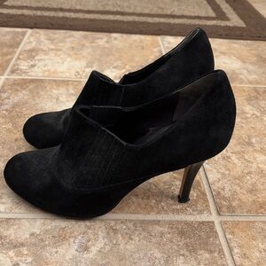 Cole Haan Black Suede Heeled Booties – Size 8.5